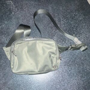 Lulu lemon belt bag-large